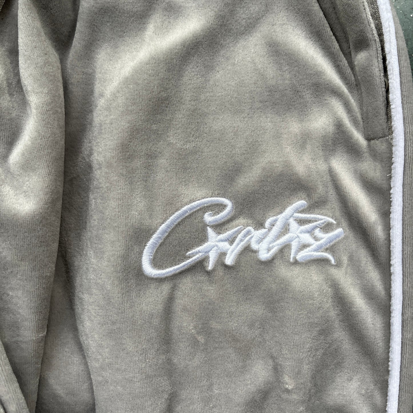 Corteiz VVS Velvet Tracksuit Gray