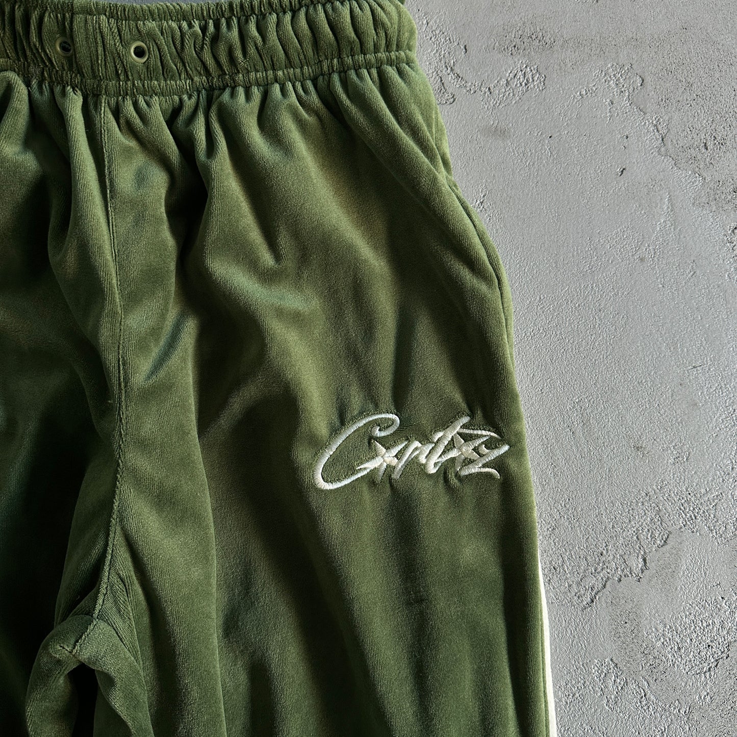 Corteiz VVS Velvet Sweatpants Green