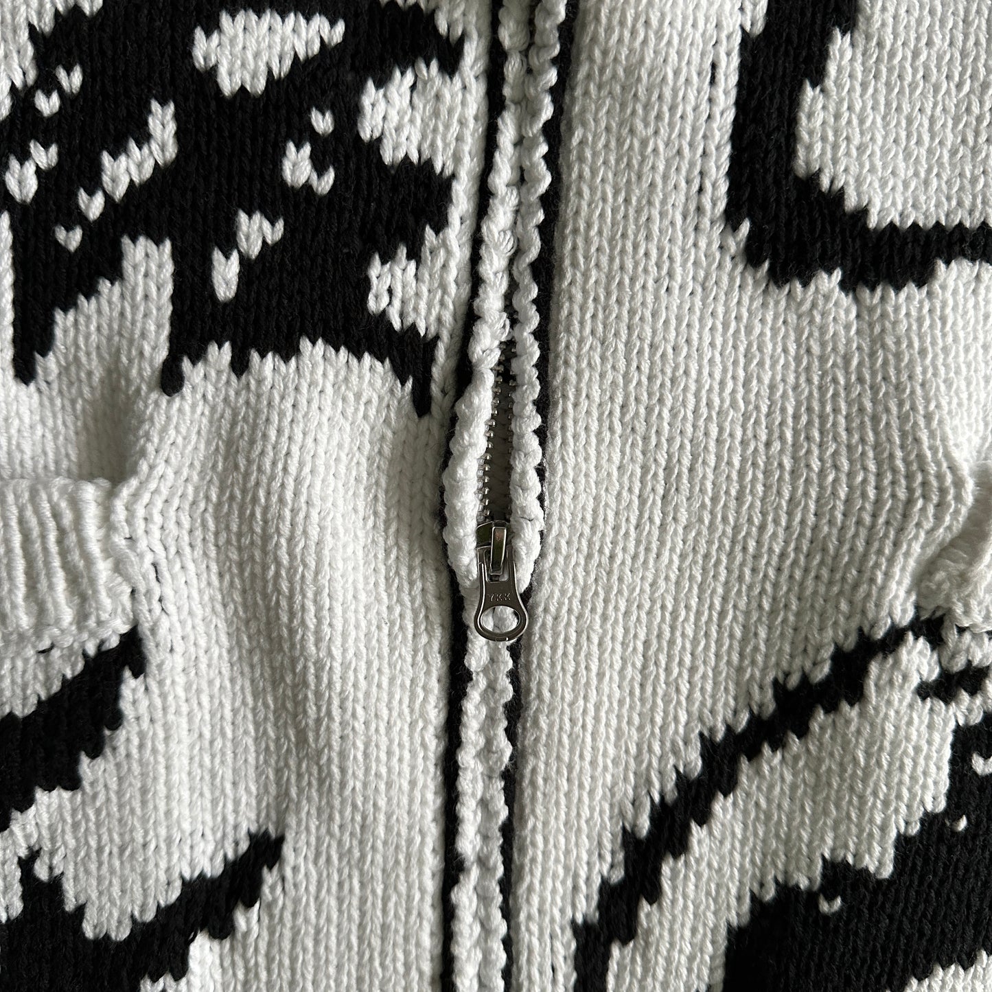 Corteiz VVS Heavy Knit Jacquard Sweater Zip-up Jacket-WHITE