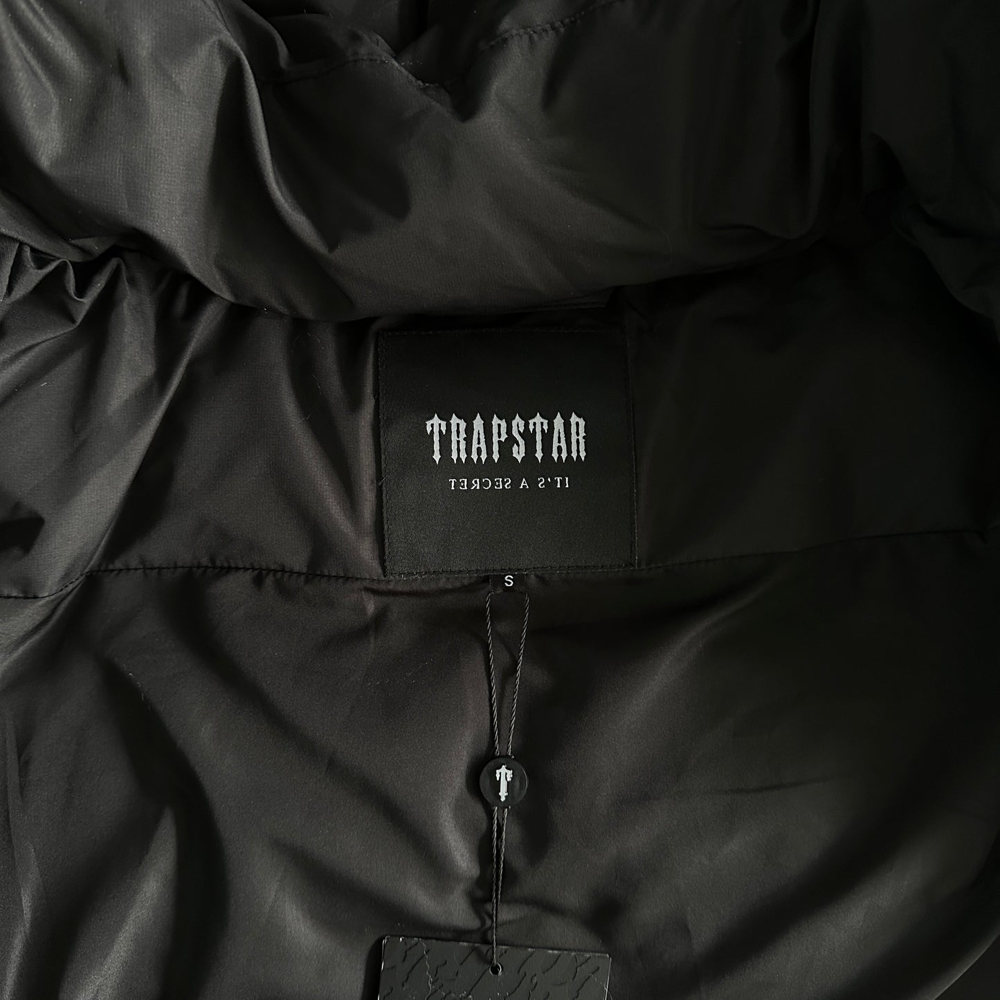 TRAPSTAR IRONGATE COLLAR PUFFER JACKET - BLACK