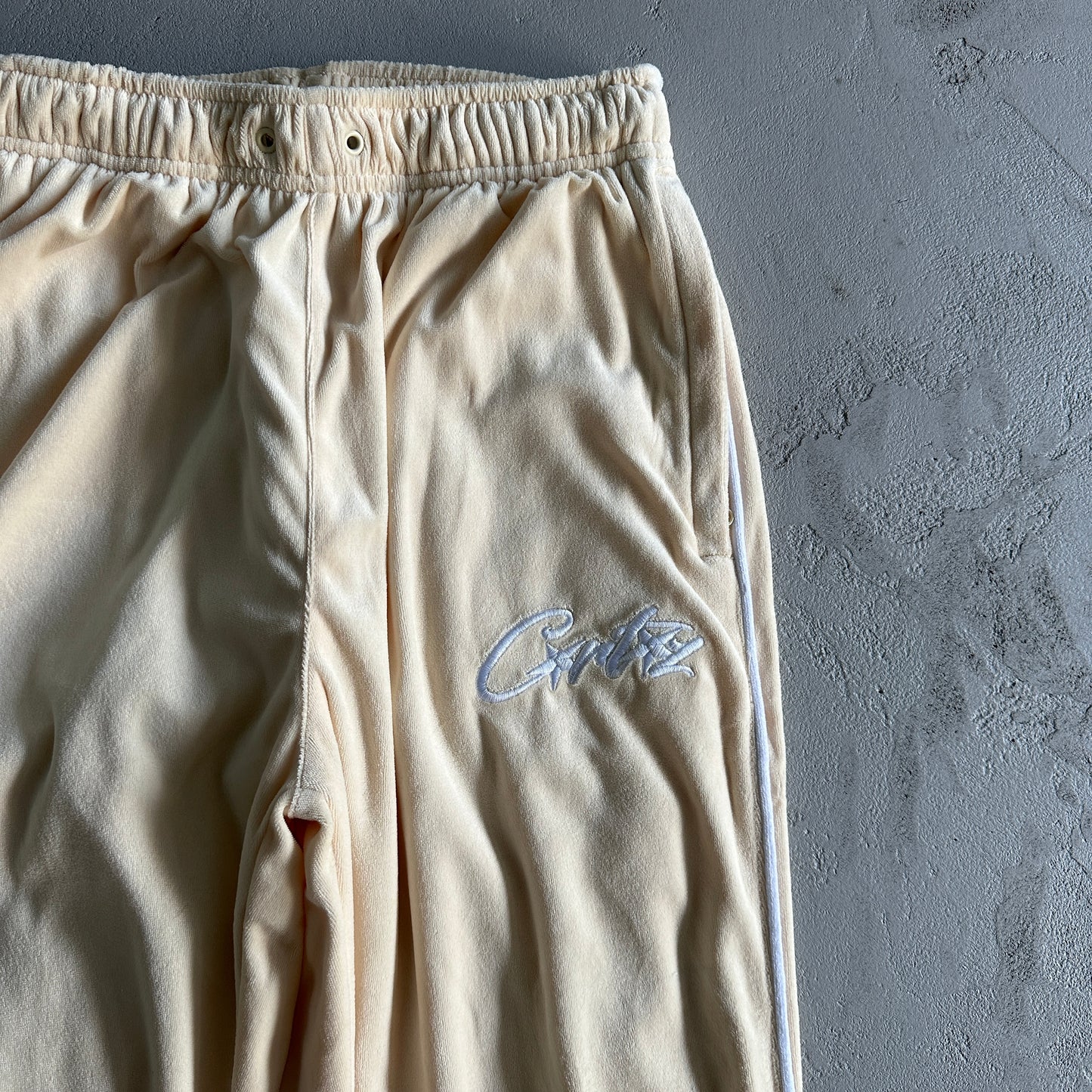 Corteiz VVS Velvet Jogger Cream