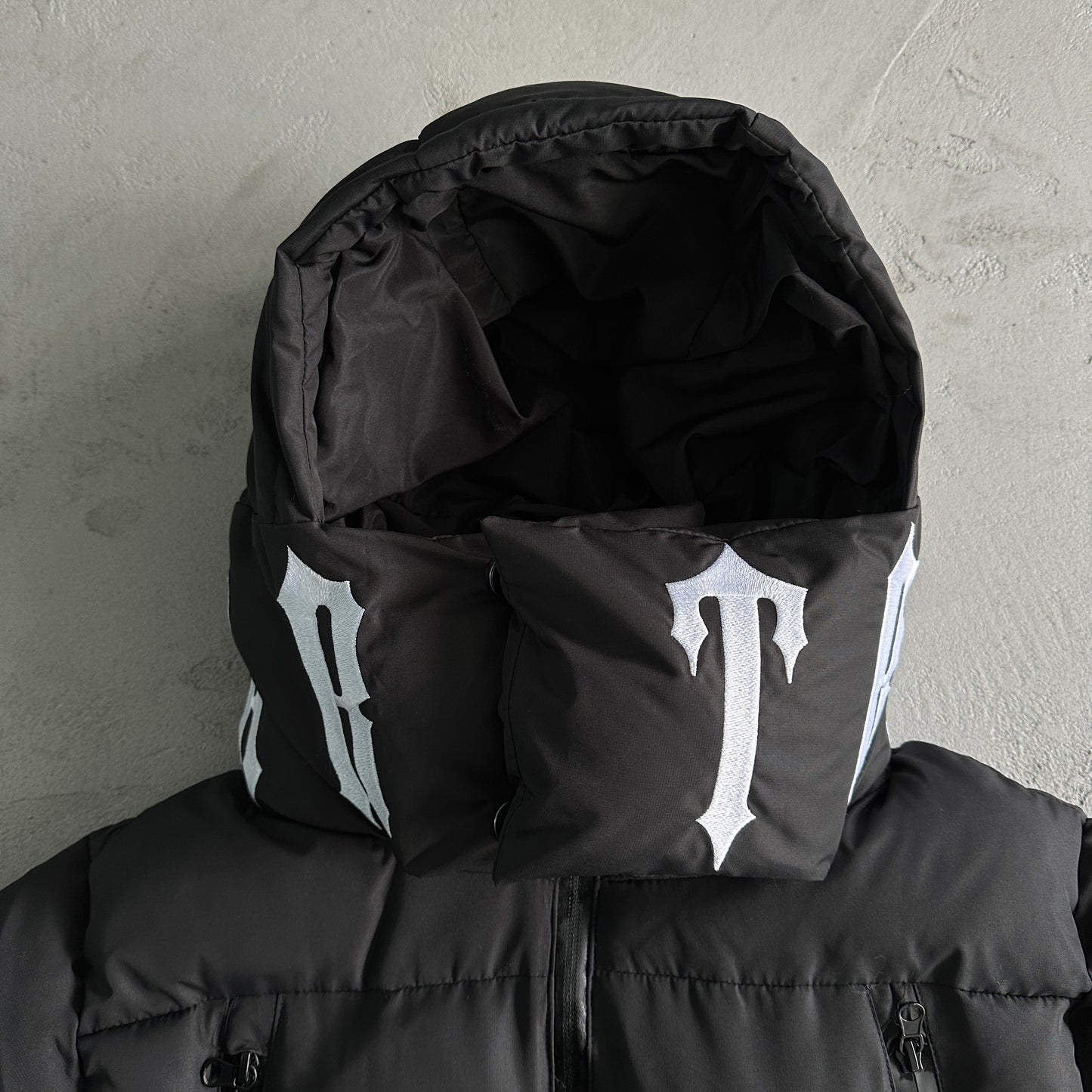 TRAPSTAR IRONGATE COLLAR PUFFER JACKET - BLACK