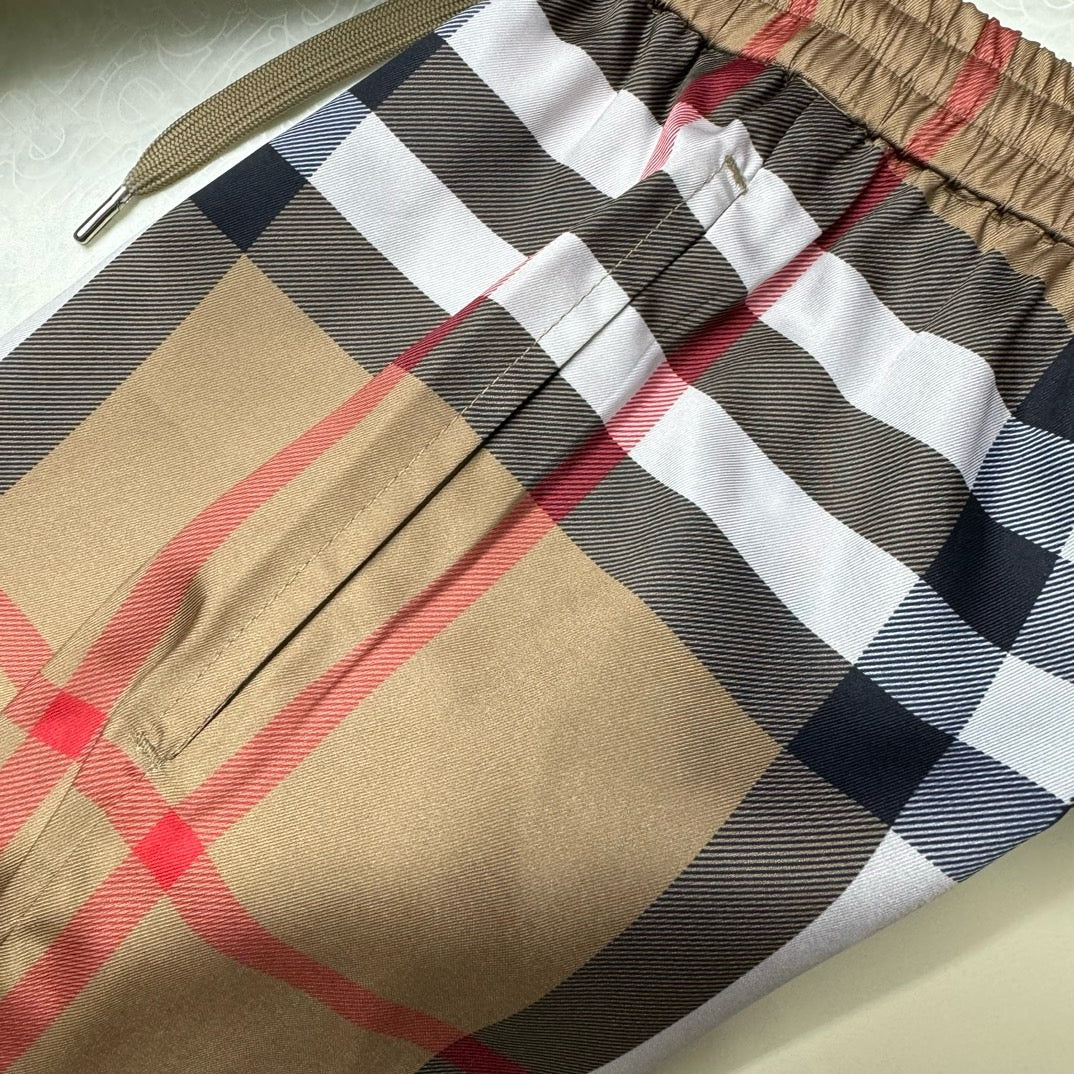 BURBERRY Beige Check Short