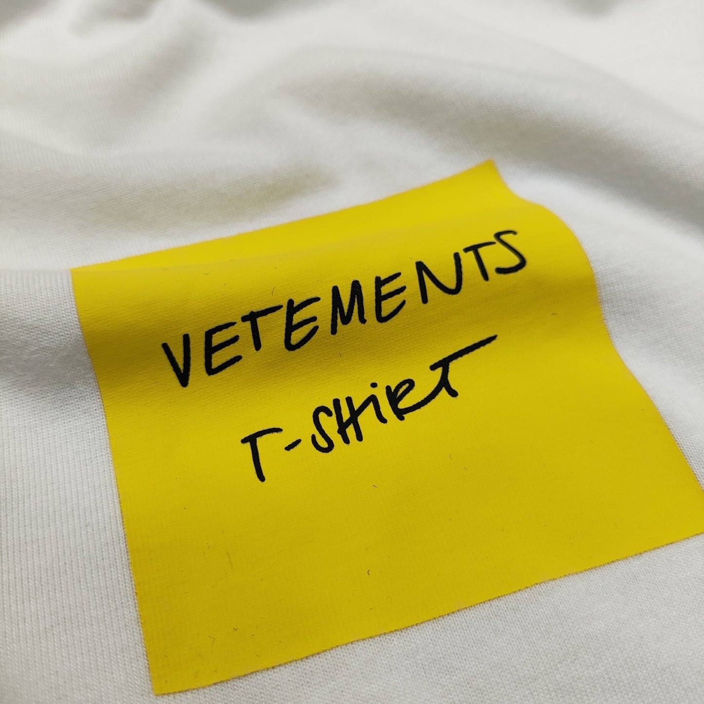 VETEMENTS White Sticker T-Shirt