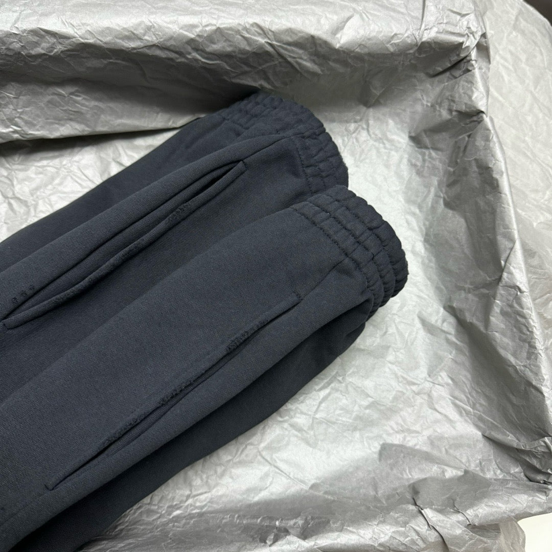 BALENCIAGA MEN'S AGAICNELAB BAGGY SWEATPANTS IN BLACK